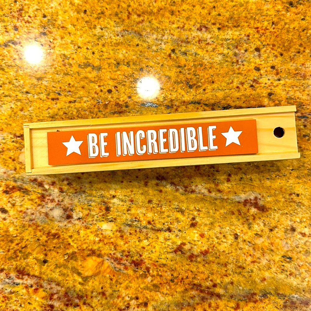 NIB⭐️WOODEN PENCIL BOX WITH 12 COLORED PENCILS AND SHARPENER-SAYS BE INCREDIBLE